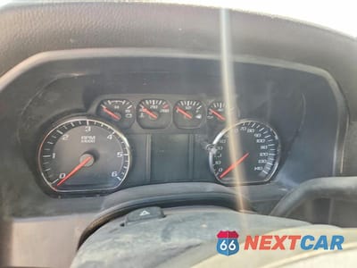 Zdjęcie 9 z 12 samochodu: 2019 CHEVROLET SILVERADO C3500 6.0L V-8 FLAT BED VIN:1GB4CVCG4KF171885 - miniatura