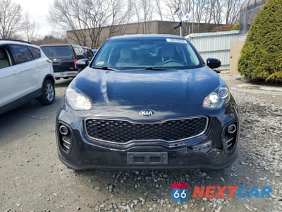 Piąte zdjęcie samochodu w środku: 2017 KIA SPORTAGE LX VIN:KNDPMCAC8H7094497 - miniatura