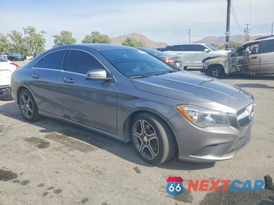 Czwarte zdjęcie samochodu z boku: 2014 MERCEDES-BENZ CLA 250 VIN:WDDSJ4EB8EN126405 - miniatura