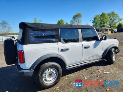 Trzecie zdjęcie samochodu z tyłu: 2021 FORD BRONCO BASE VIN:1FMDE5BH2MLA73549 - miniatura