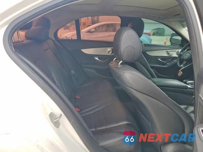 Zdjęcie 10 z 12 samochodu: 2015 MERCEDES-BENZ C 300 4MATIC VIN:55SWF4KB7FU007616 - miniatura