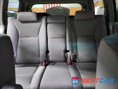 Zdjęcie 10 z 12 samochodu: 2006 TOYOTA HIGHLANDER BASE VIN:JTEEP21A960145451 - miniatura