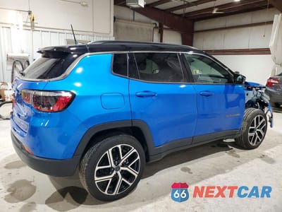 Trzecie zdjęcie samochodu z tyłu: 2025 JEEP COMPASS LIMITED VIN:3C4NJDCNXST610611 - miniatura