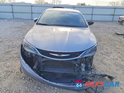 Piąte zdjęcie samochodu w środku: 2016 CHRYSLER 200 LIMITED VIN:1C3CCCAB8GN118630 - miniatura