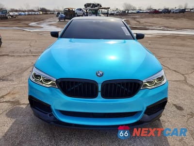 Piąte zdjęcie samochodu w środku: 2018 BMW M550XI VIN:WBAJB9C52JB036933 - miniatura