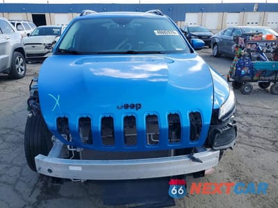 Piąte zdjęcie samochodu w środku: 2018 JEEP CHEROKEE LATITUDE VIN:1C4PJLCB0JD558919 - miniatura