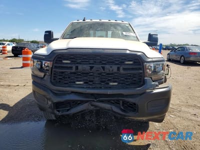 Piąte zdjęcie samochodu w środku: 2023 RAM 2500 VIN:3C6UR5CJ6PG539356 - miniatura