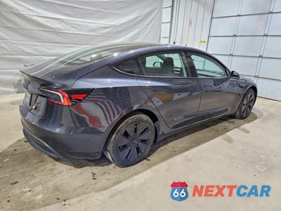Trzecie zdjęcie samochodu z tyłu: 2025 TESLA MODEL 3 VIN:5YJ3E1EA8SF024962 - miniatura