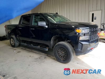 Czwarte zdjęcie samochodu z boku: 2021 CHEVROLET SILVERADO K1500 TRAIL BOSS CUSTOM VIN:3GCPYCEL5MG479402 - miniatura