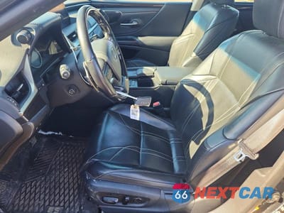 Zdjęcie 7 z 12 samochodu: 2019 LEXUS ES 300H BASE VIN:JTHB21B1XK2047850 - miniatura