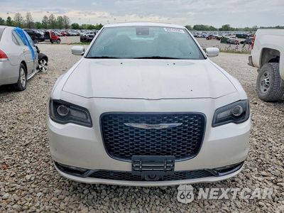 Piąte zdjęcie samochodu w środku: 2016 CHRYSLER 300 300S VIN:2C3CCABT7GH224345 - miniatura