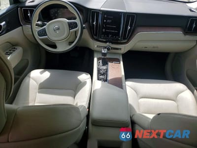Zdjęcie 8 z 13 samochodu: 2021 VOLVO XC60 T5 MOMENTUM VIN:YV4102DK5M1684164 - miniatura