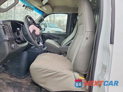 Zdjęcie 7 z 13 samochodu: 2017 GMC SAVANA G2500 VIN:1GTW7AFF3H1913106 - miniatura