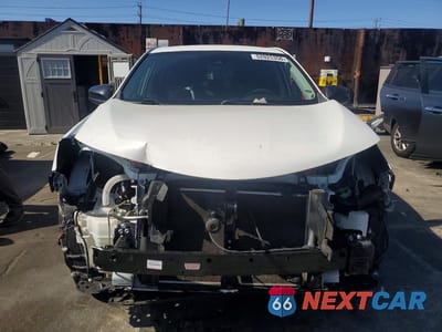 Piąte zdjęcie samochodu w środku: 2018 TOYOTA RAV4 LE VIN:JTMZFREV3JJ153689 - miniatura