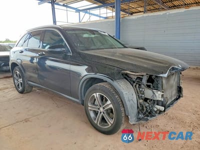 Czwarte zdjęcie samochodu z boku: 2017 MERCEDES-BENZ GLC 300 VIN:WDC0G4JB1HF197055 - miniatura