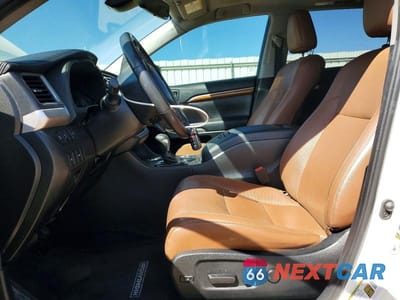 Zdjęcie 7 z 13 samochodu: 2019 TOYOTA HIGHLANDER LIMITED VIN:5TDDZRFH8KS956576 - miniatura