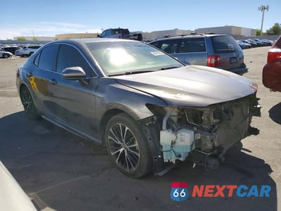 Czwarte zdjęcie samochodu z boku: 2020 TOYOTA CAMRY SE VIN:4T1G11AK2LU504639 - miniatura