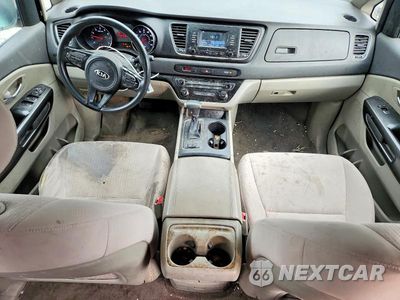 Zdjęcie 8 z 14 samochodu: 2017 KIA SEDONA L VIN:KNDMA5C10H6302431 - miniatura