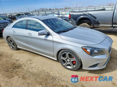 Czwarte zdjęcie samochodu z boku: 2015 MERCEDES-BENZ CLA 250 4MATIC VIN:WDDSJ4GB5FN267351 - miniatura