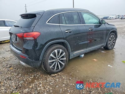 Trzecie zdjęcie samochodu z tyłu: 2021 MERCEDES-BENZ GLA 250 4MATIC VIN:W1N4N4HBXMJ242710 - miniatura
