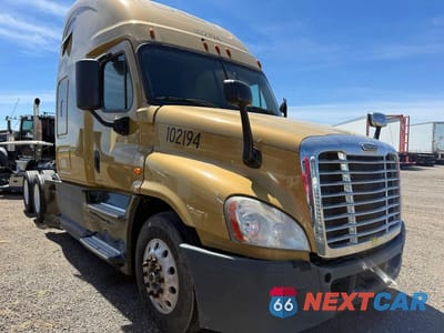 2017 FREIGHTLINER CASCADIA TRUCKS SEMI TRUCK 3AKJGLDR7HSHV1147 - główne zdjęcie licytacji z USA - miniatura