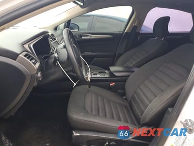 Zdjęcie 7 z 12 samochodu: 2019 FORD FUSION VIN:3FA6P0LU4KR104987 - miniatura