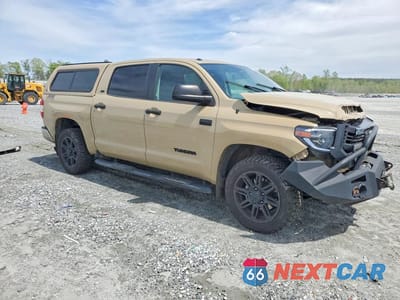 Czwarte zdjęcie samochodu z boku: 2017 TOYOTA TUNDRA SR5 VIN:5TFDW5F15HX649180 - miniatura