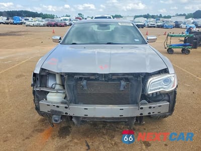 Piąte zdjęcie samochodu w środku: 2011 CHRYSLER 300C VIN:2C3CA6CT3BH523583 - miniatura