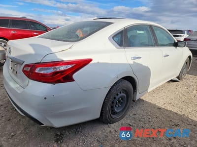 Trzecie zdjęcie samochodu z tyłu: 2017 NISSAN ALTIMA 2.5 S VIN:1N4AL3AP0HN355876 - miniatura