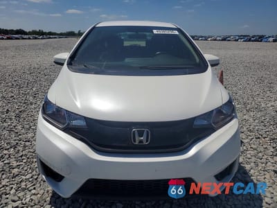 Piąte zdjęcie samochodu w środku: 2017 HONDA FIT LX VIN:JHMGK5H55HS021818 - miniatura