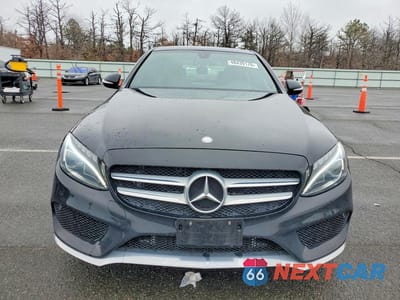 Piąte zdjęcie samochodu w środku: 2015 MERCEDES-BENZ C 300 4MATIC VIN:55SWF4KB5FU001264 - miniatura