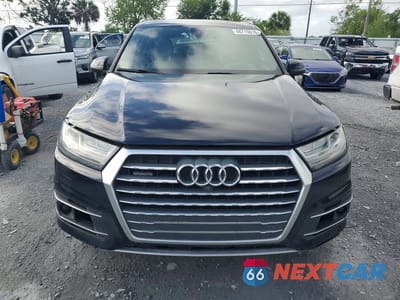 Piąte zdjęcie samochodu w środku: 2018 AUDI Q7 PRESTIGE VIN:WA1VAAF74JD006921 - miniatura