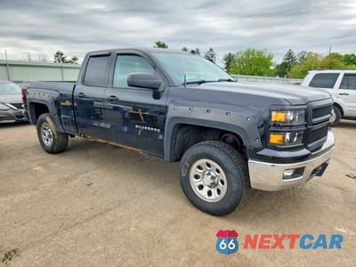 Czwarte zdjęcie samochodu z boku: 2014 CHEVROLET SILVERADO K1500 LT VIN:1GCVKREC3EZ150159 - miniatura