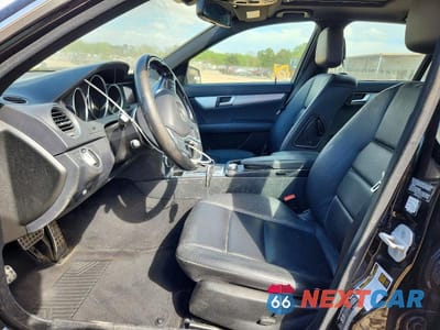 Zdjęcie 7 z 12 samochodu: 2014 MERCEDES-BENZ C 250 VIN:WDDGF4HBXEA966308 - miniatura