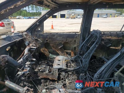 Zdjęcie 7 z 12 samochodu: 2018 CHEVROLET SUBURBAN K1500 LT VIN:1GNSKHKC6JR359690 - miniatura