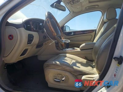 Zdjęcie 7 z 12 samochodu: 2008 JAGUAR XJ VANDEN PLAS VIN:SAJWA82B98SH26786 - miniatura