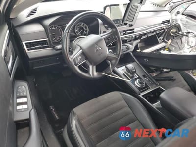 Zdjęcie 8 z 13 samochodu: 2024 MITSUBISHI OUTLANDER SE VIN:JA4J3VA80RZ011824 - miniatura