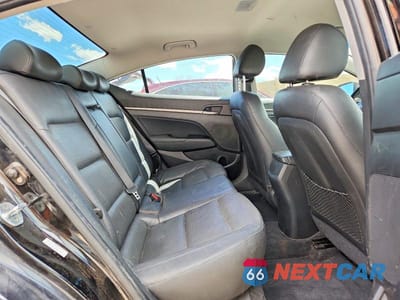 Zdjęcie 10 z 13 samochodu: 2017 HYUNDAI ELANTRA LIMITED VIN:KMHD84LF1HU146828 - miniatura