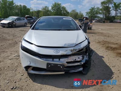 Piąte zdjęcie samochodu w środku: 2023 TOYOTA PRIUS PRIME XSE VIN:JTDACACU3P3005086 - miniatura
