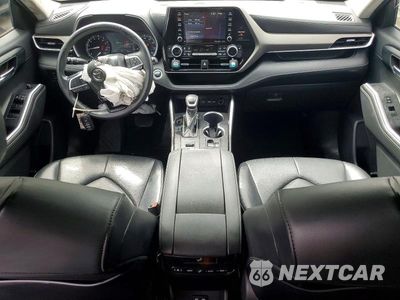 Zdjęcie 8 z 13 samochodu: 2021 TOYOTA HIGHLANDER XLE VIN:5TDGZRAH7MS041113 - miniatura