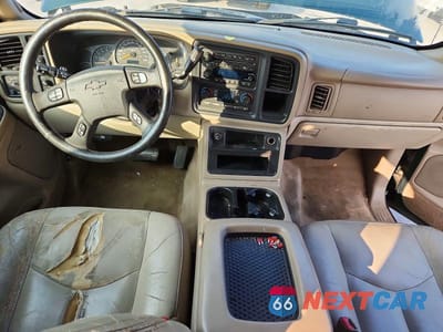 Zdjęcie 8 z 12 samochodu: 2004 CHEVROLET SUBURBAN K1500 VIN:3GNFK16Z34G222251 - miniatura