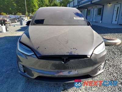 Piąte zdjęcie samochodu w środku: 2018 TESLA MODEL X VIN:5YJXCBE42JF137392 - miniatura