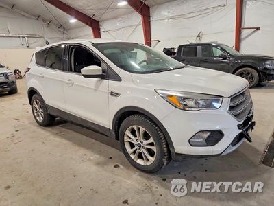 Czwarte zdjęcie samochodu z boku: 2017 FORD ESCAPE SE VIN:1FMCU9GD1HUC83264 - miniatura