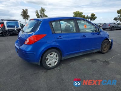 Trzecie zdjęcie samochodu z tyłu: 2011 NISSAN VERSA 1.8 S VIN:3N1BC1CP8BL456948 - miniatura