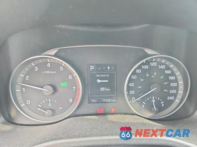 Zdjęcie 9 z 12 samochodu: 2017 HYUNDAI ELANTRA SE VIN:KMHD84LF0HU129390 - miniatura
