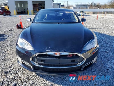Piąte zdjęcie samochodu w środku: 2013 TESLA MODEL S VIN:5YJSA1AG5DFP08968 - miniatura