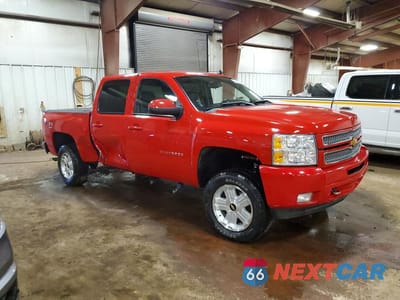 Czwarte zdjęcie samochodu z boku: 2012 CHEVROLET SILVERADO K1500 LT VIN:3GCPKSE76CG226182 - miniatura