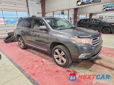 Czwarte zdjęcie samochodu z boku: 2011 TOYOTA HIGHLANDER LIMITED VIN:5TDDK3EH0BS091833 - miniatura