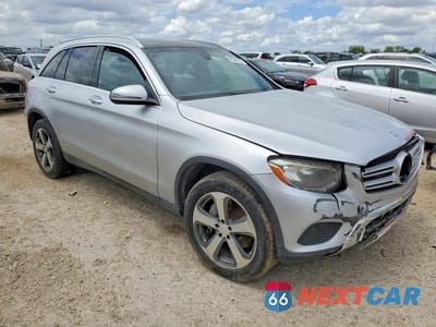 Czwarte zdjęcie samochodu z boku: 2016 MERCEDES-BENZ GLC 300 VIN:WDC0G4JB1GF106154 - miniatura