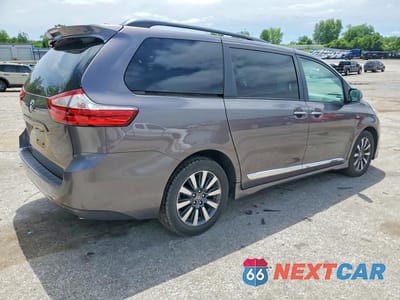 Trzecie zdjęcie samochodu z tyłu: 2019 TOYOTA SIENNA XLE 7-PASSENGER VIN:5TDDZ3DC9KS219911 - miniatura